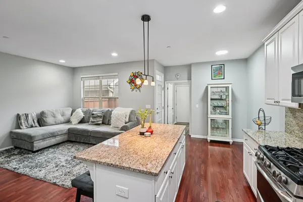 $569,900 | 2125 Apple Hill Lane, Buffalo Grove, IL 60089