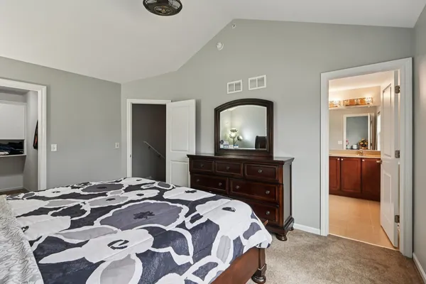 $569,900 | 2125 Apple Hill Lane, Buffalo Grove, IL 60089