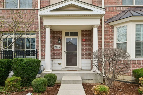$569,900 | 2125 Apple Hill Lane, Buffalo Grove, IL 60089