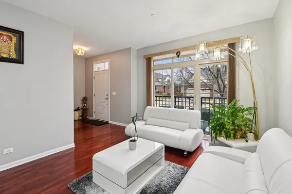 $569,900 | 2125 Apple Hill Lane, Buffalo Grove, IL 60089