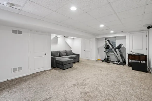 $569,900 | 2125 Apple Hill Lane, Buffalo Grove, IL 60089