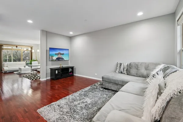 $569,900 | 2125 Apple Hill Lane, Buffalo Grove, IL 60089