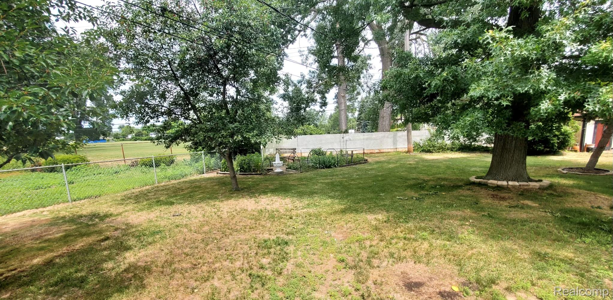 2595 Edwin Warren, MI 48092 - Photo 24 of 34