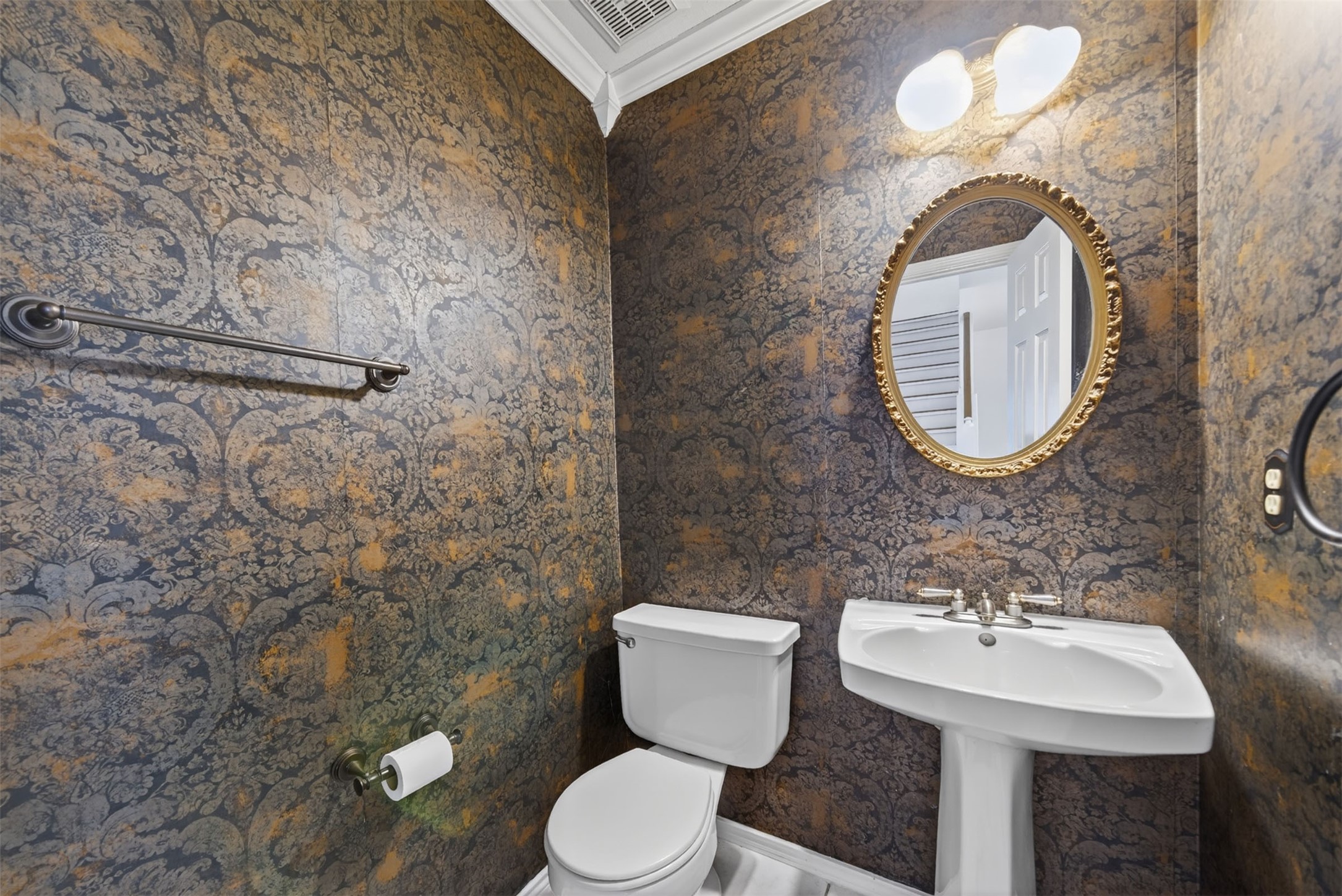 9414 Calwood Circle Spring, TX 77379 - Photo 18 of 49 Half Bathroom