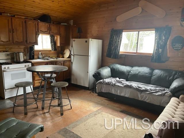 29960 Co Road Cornell, MI 49818 - Photo 5 of 27