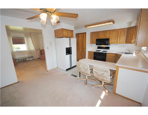 768 Lindsay Road Carnegie, PA 15106 - Photo 5 of 15 Dining Room.