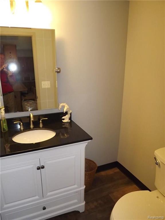 606 Baker Street Rochester Hills, MI 48307 - Photo 8 of 16