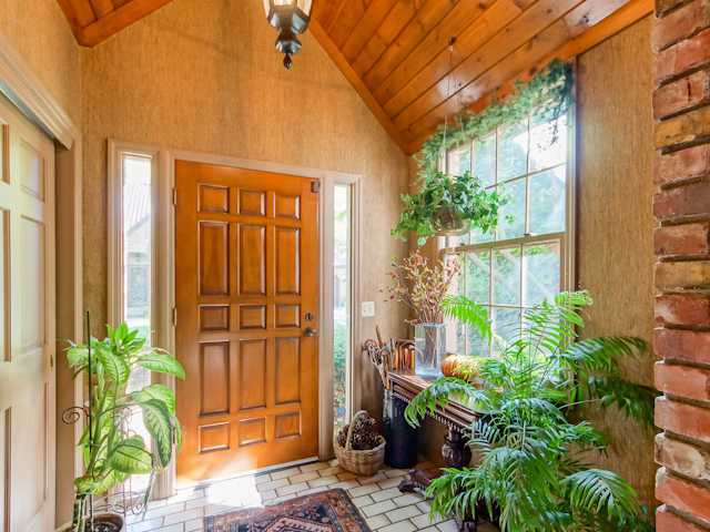 1427 Roxbury Road, Unit CARRIAGE HSE E Columbus, OH 43212 - Photo 4 of 25