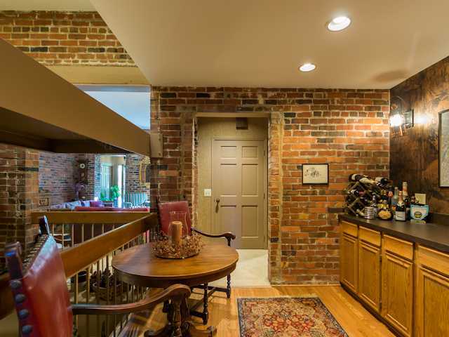 1427 Roxbury Road, Unit CARRIAGE HSE E Columbus, OH 43212 - Photo 9 of 25