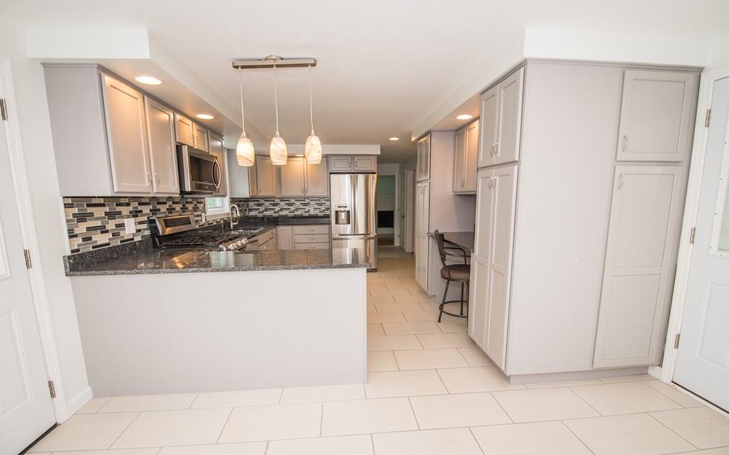 47 Salem Road Dracut, MA 01826 - Photo 9 of 42 Gallery Image 9