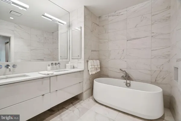 $19,000 | 130 South 18th Street, Unit RC4, Philadelphia, PA 19103