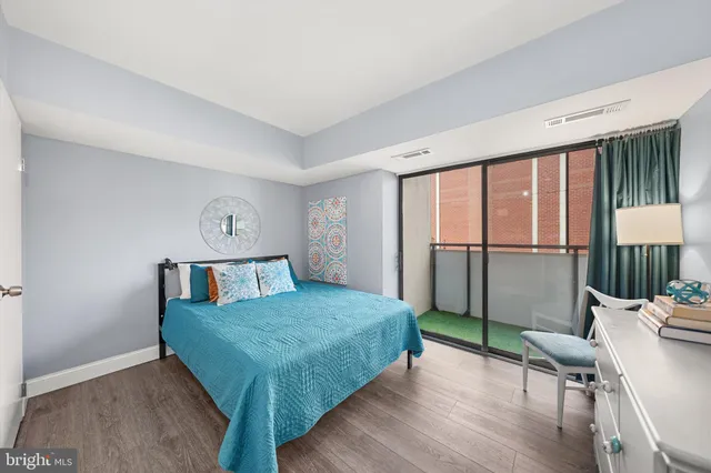 $2,950 | 5300 Columbia Pike, Unit 315, Arlington, VA 22204