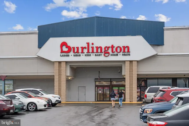 $2,950 | 5300 Columbia Pike, Unit 315, Arlington, VA 22204