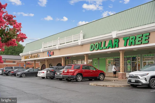 $2,950 | 5300 Columbia Pike, Unit 315, Arlington, VA 22204