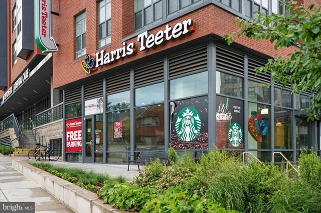 $2,950 | 5300 Columbia Pike, Unit 315, Arlington, VA 22204