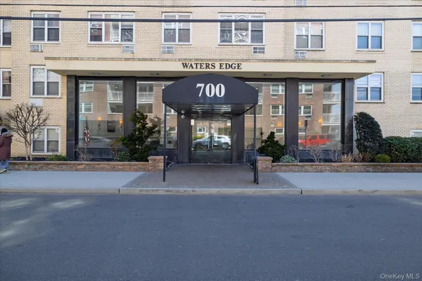 $370,000 | 700 Shore Road, Unit 7X, Long Beach, NY 11561