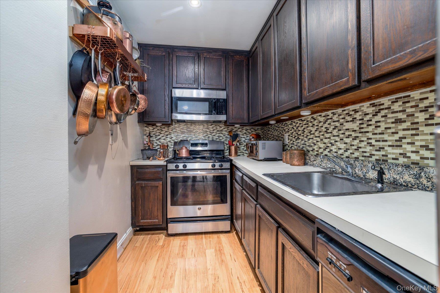 700 Shore Road, Unit 7X Long Beach, NY 11561 - Photo 11 of 26