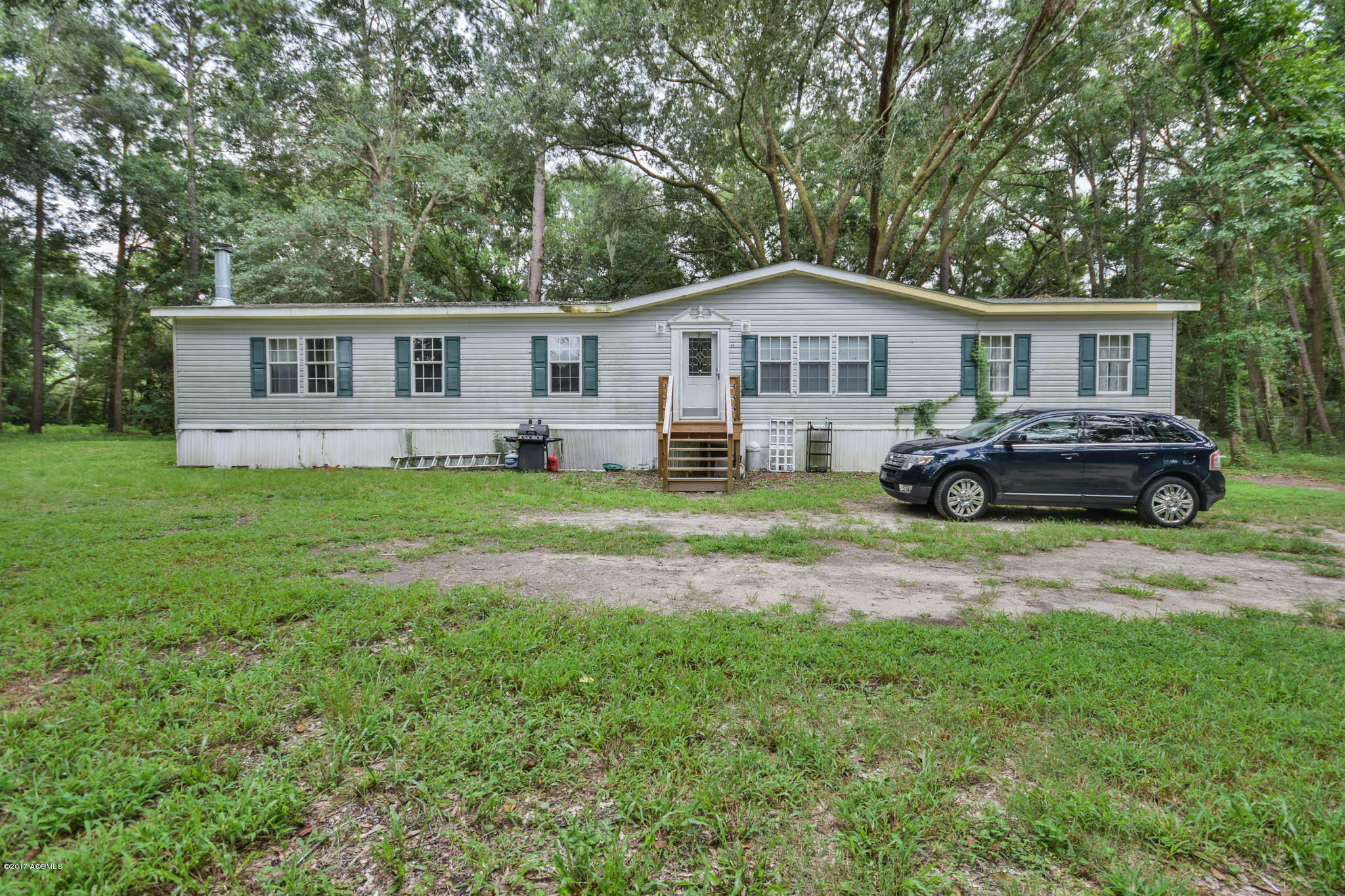 38 Godwin Road Beaufort, SC 29906 - Photo 2 of 46 DSC_0515
