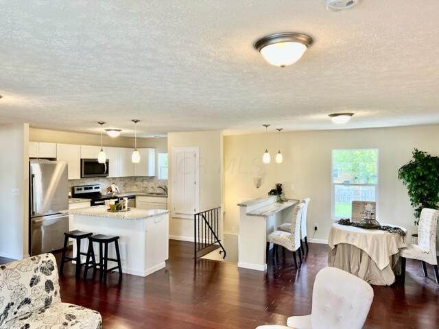 4783 Bourke Road Columbus, OH 43229 - Photo 3 of 22