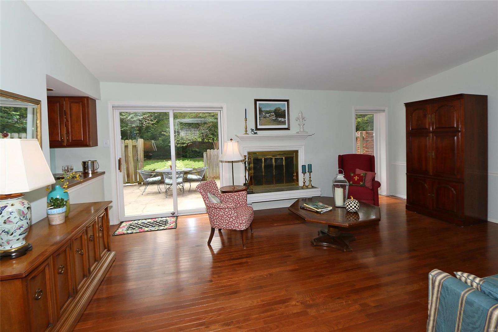 844 Rampart Drive St. Louis, MO 63122 - Photo 12 of 40 Gallery Image 12