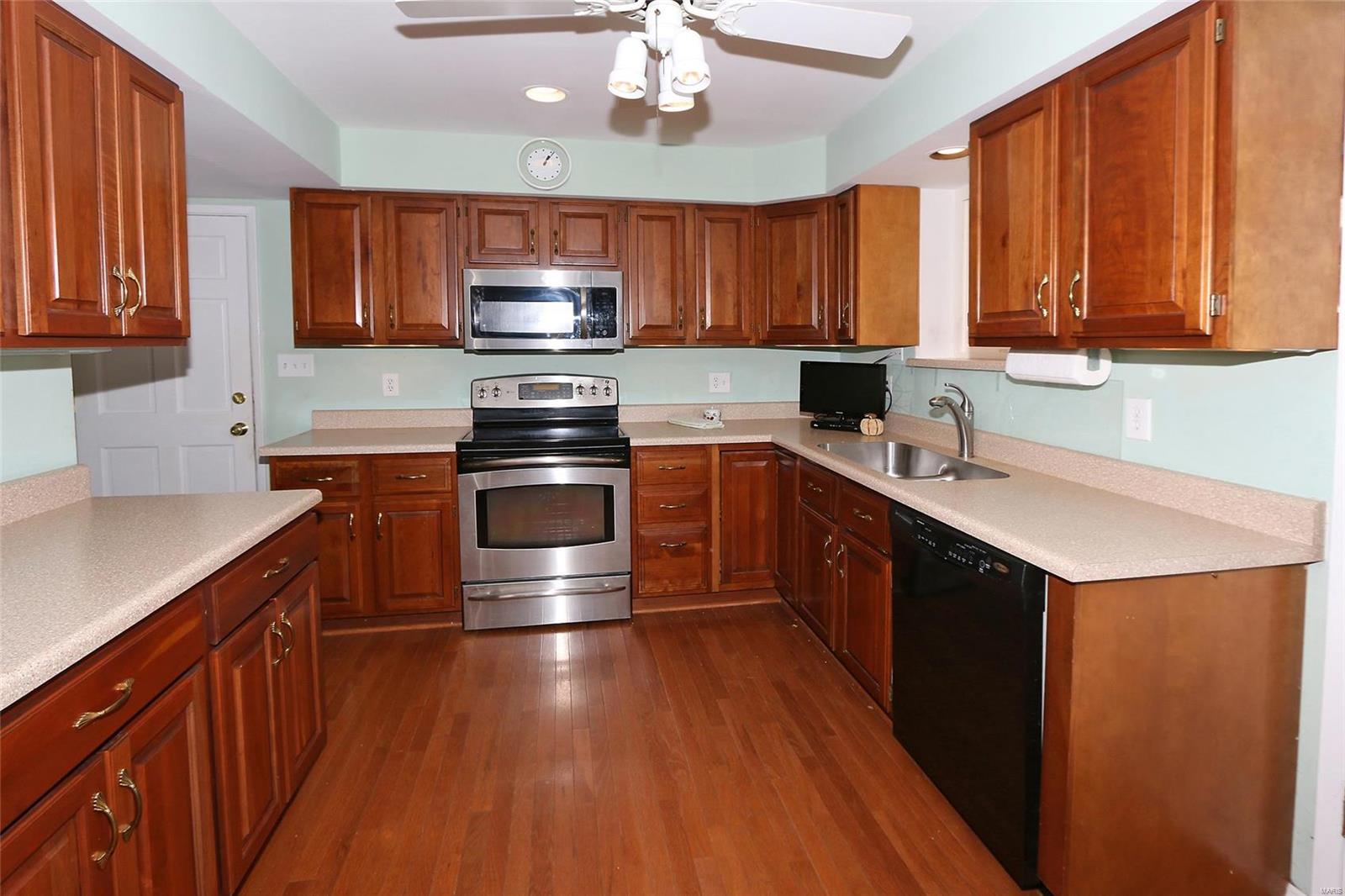 844 Rampart Drive St. Louis, MO 63122 - Photo 14 of 40 Gallery Image 14