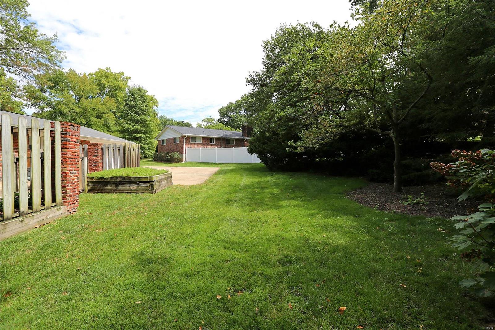 844 Rampart Drive St. Louis, MO 63122 - Photo 22 of 40 Gallery Image 22