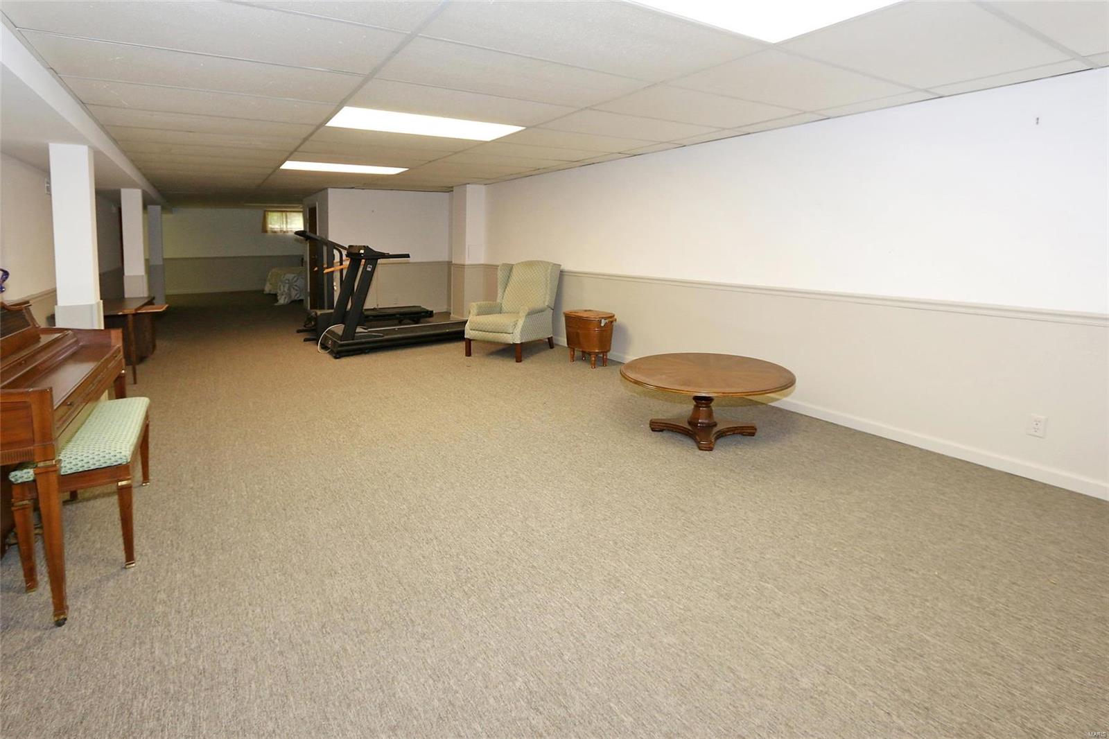 844 Rampart Drive St. Louis, MO 63122 - Photo 31 of 40 Gallery Image 31