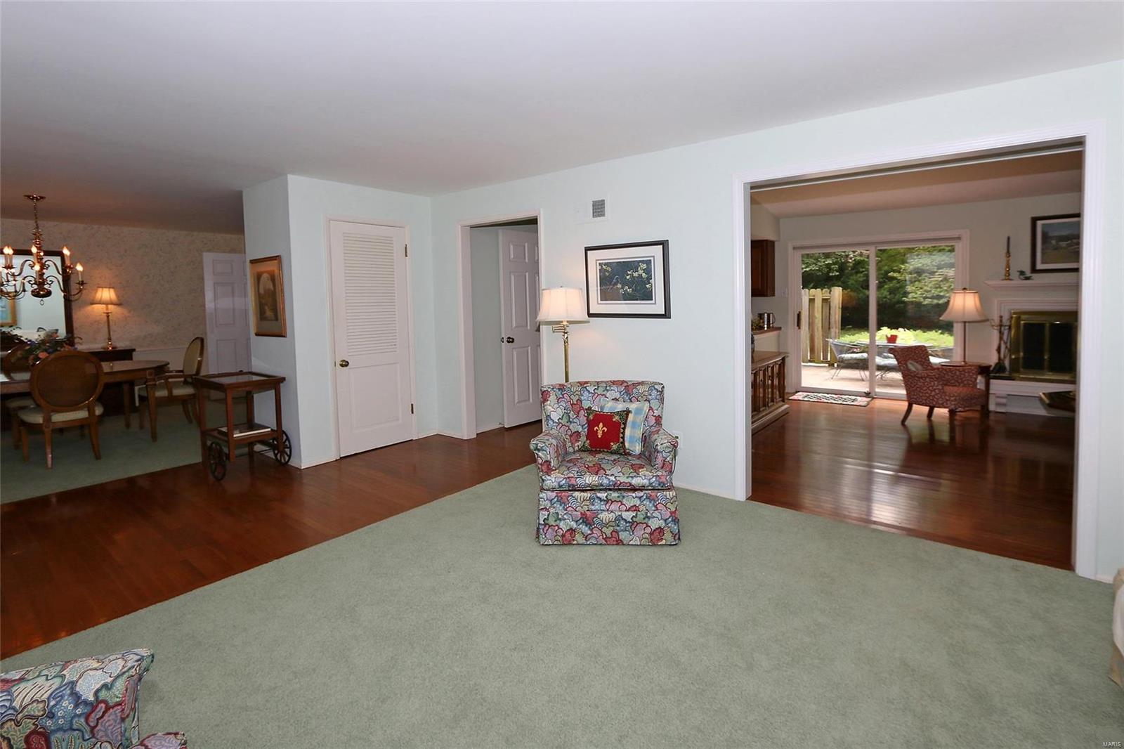 844 Rampart Drive St. Louis, MO 63122 - Photo 5 of 40 Gallery Image 5