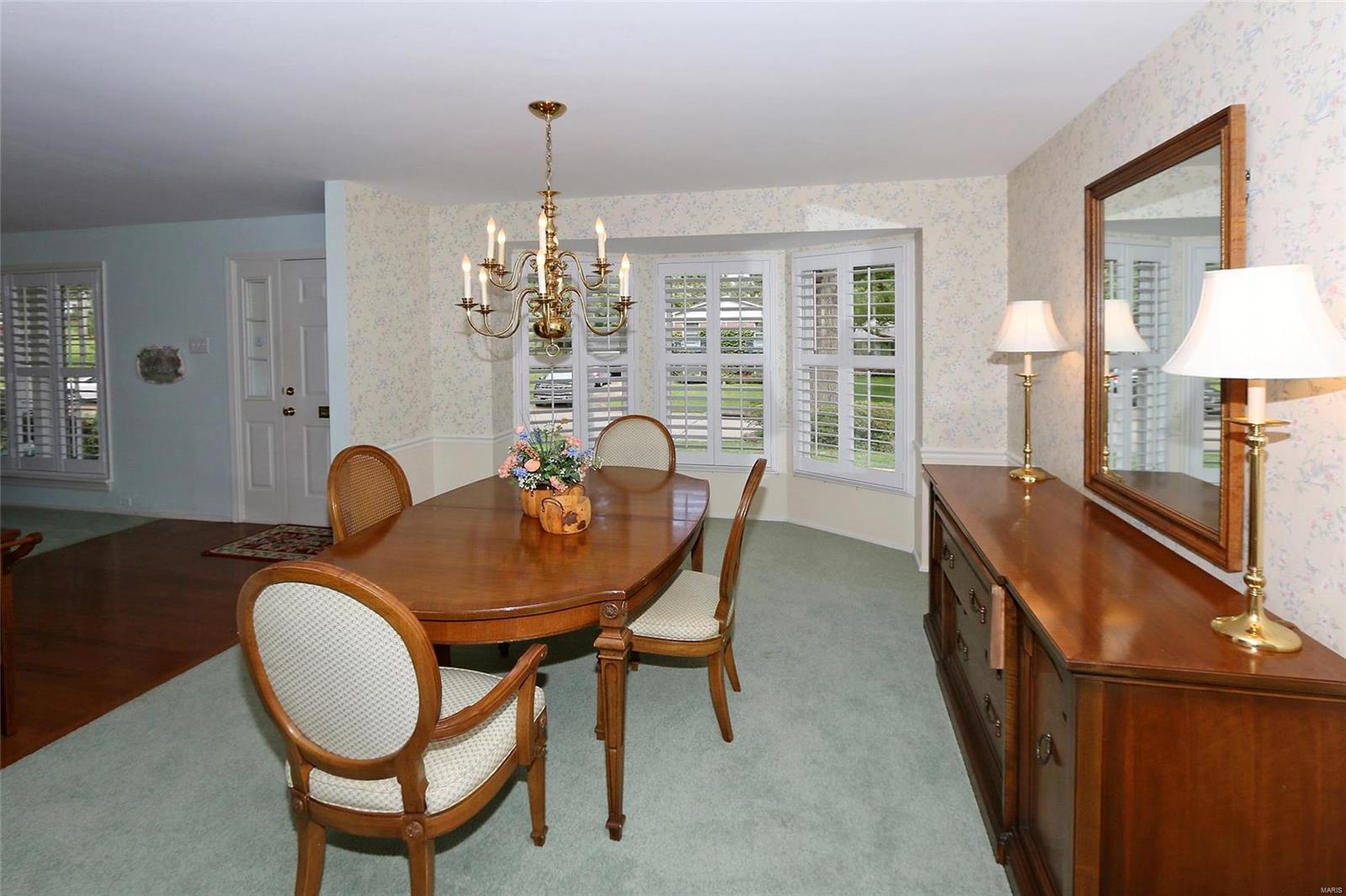 844 Rampart Drive St. Louis, MO 63122 - Photo 7 of 40 Gallery Image 7