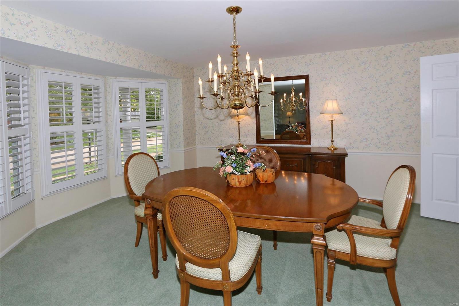 844 Rampart Drive St. Louis, MO 63122 - Photo 8 of 40 Gallery Image 8