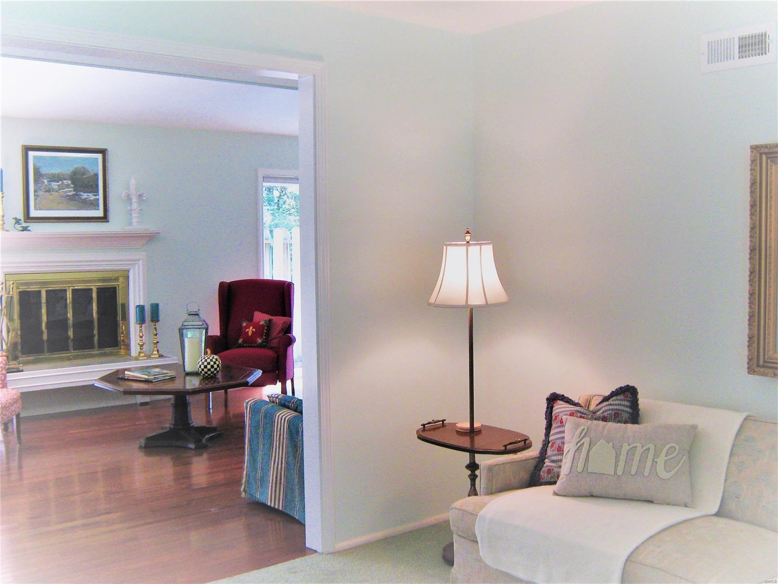 844 Rampart Drive St. Louis, MO 63122 - Photo 9 of 40 Gallery Image 9