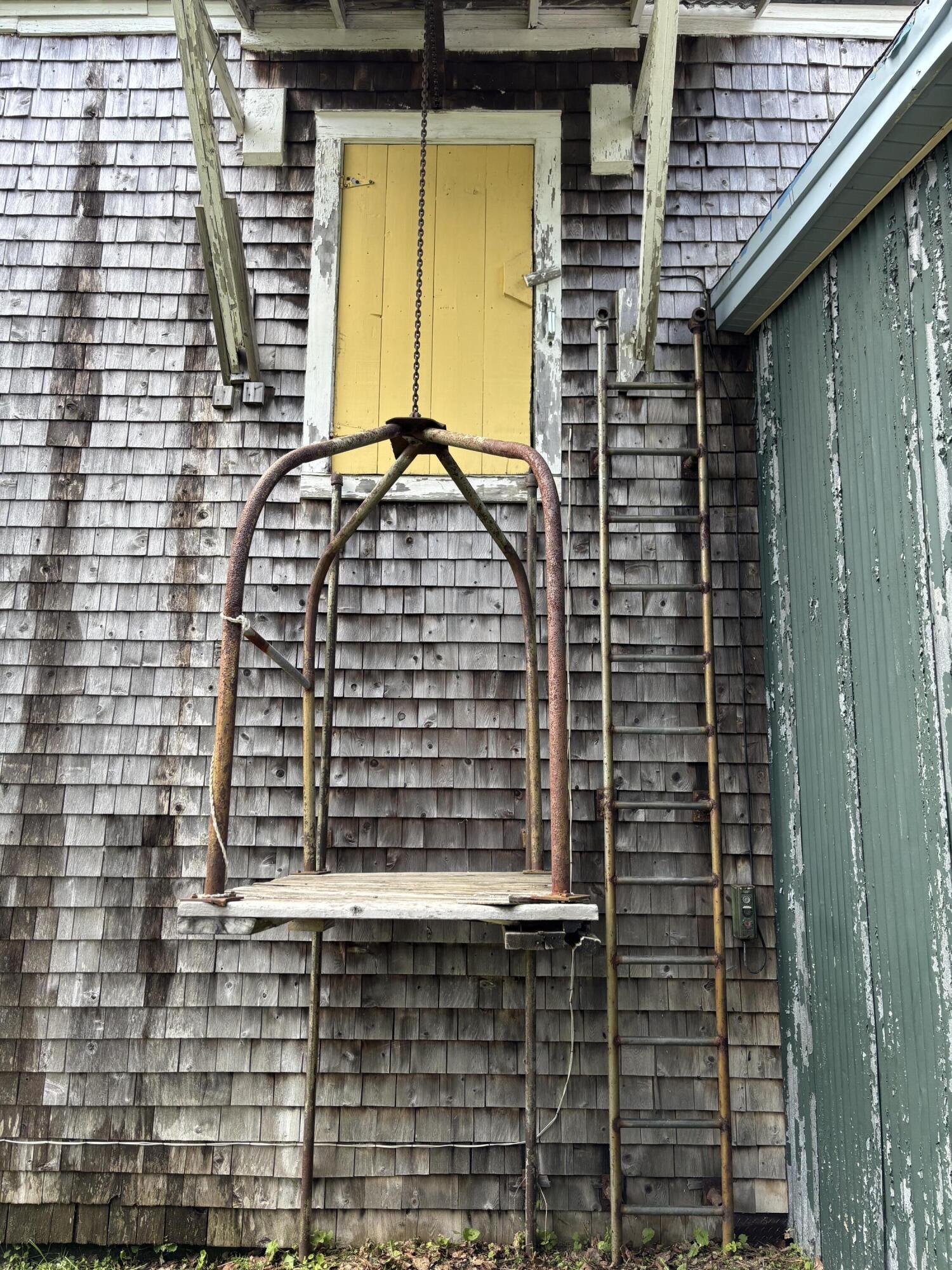 8 Oakland Road Fairfield, ME 04937 - Photo 10 of 38 IMG_8447