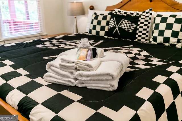 $1,900,000 | 892 Edelweiss Strasse, Helen, GA 30545