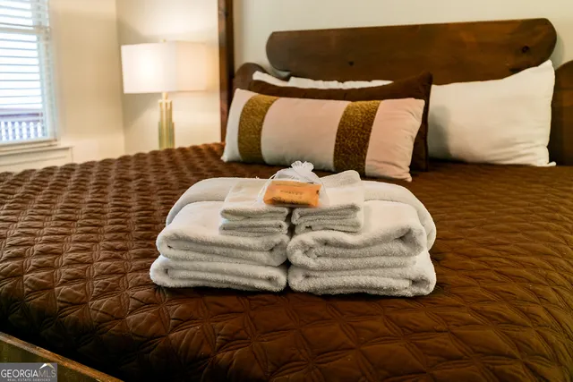 $1,900,000 | 892 Edelweiss Strasse, Helen, GA 30545