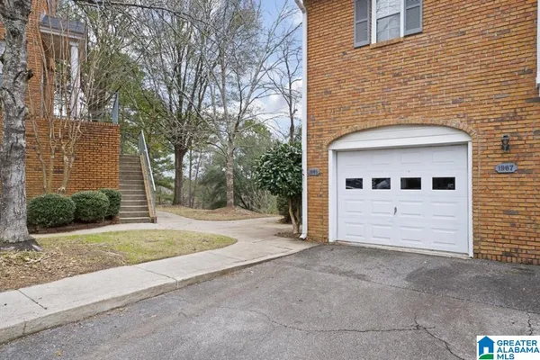 $215,000 | 1965 Waterford Place, Unit 1965, Birmingham, AL 35244
