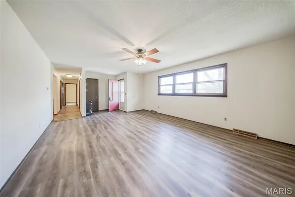 $249,900 | 402 Locust Street, Cuba, MO 65453