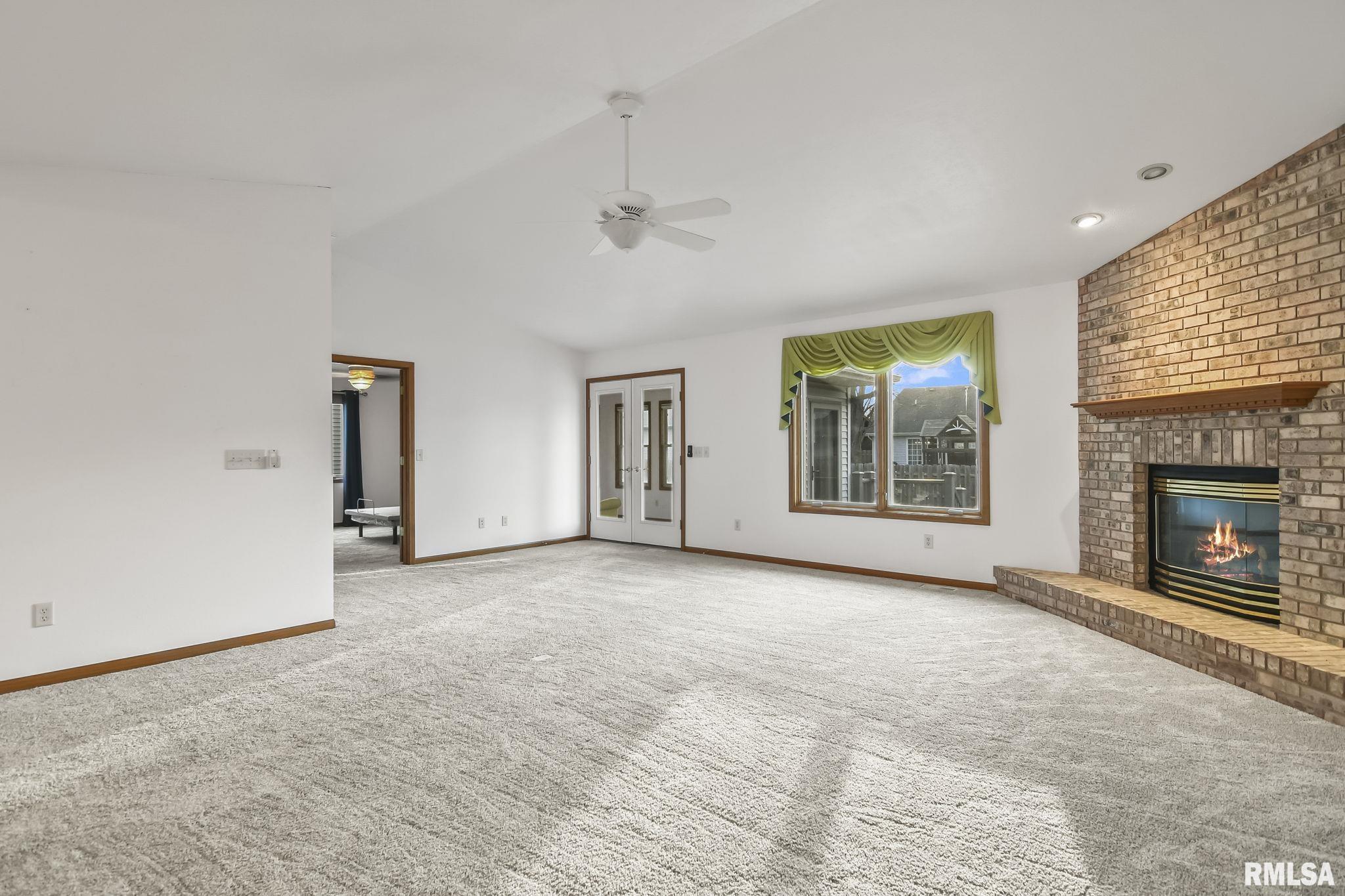 3611 Lytham Drive Springfield, IL 62712 - Photo 3 of 32 Gallery Image 3