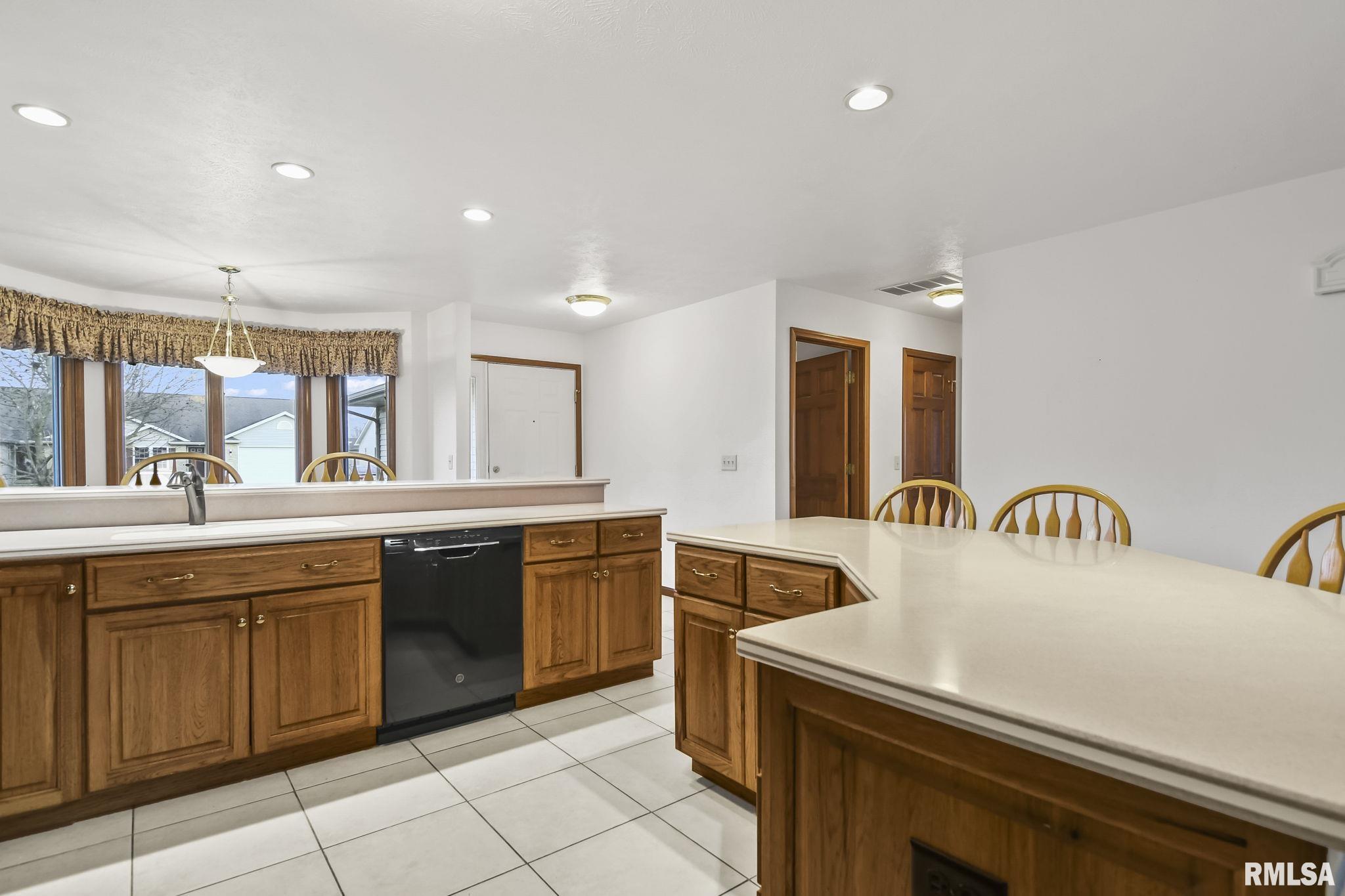 3611 Lytham Drive Springfield, IL 62712 - Photo 8 of 32 Gallery Image 8