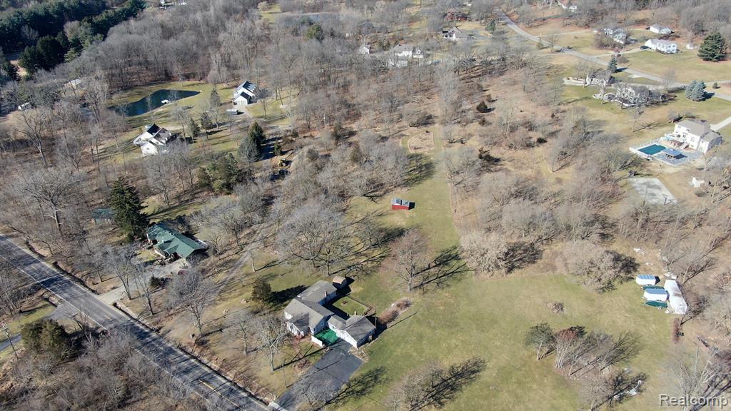 7495 Hartland Road Fenton, MI 48430 - Photo 6 of 27