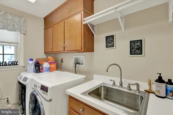 $900,000 | 1635 Meadowlark Road, Reading, PA 19610