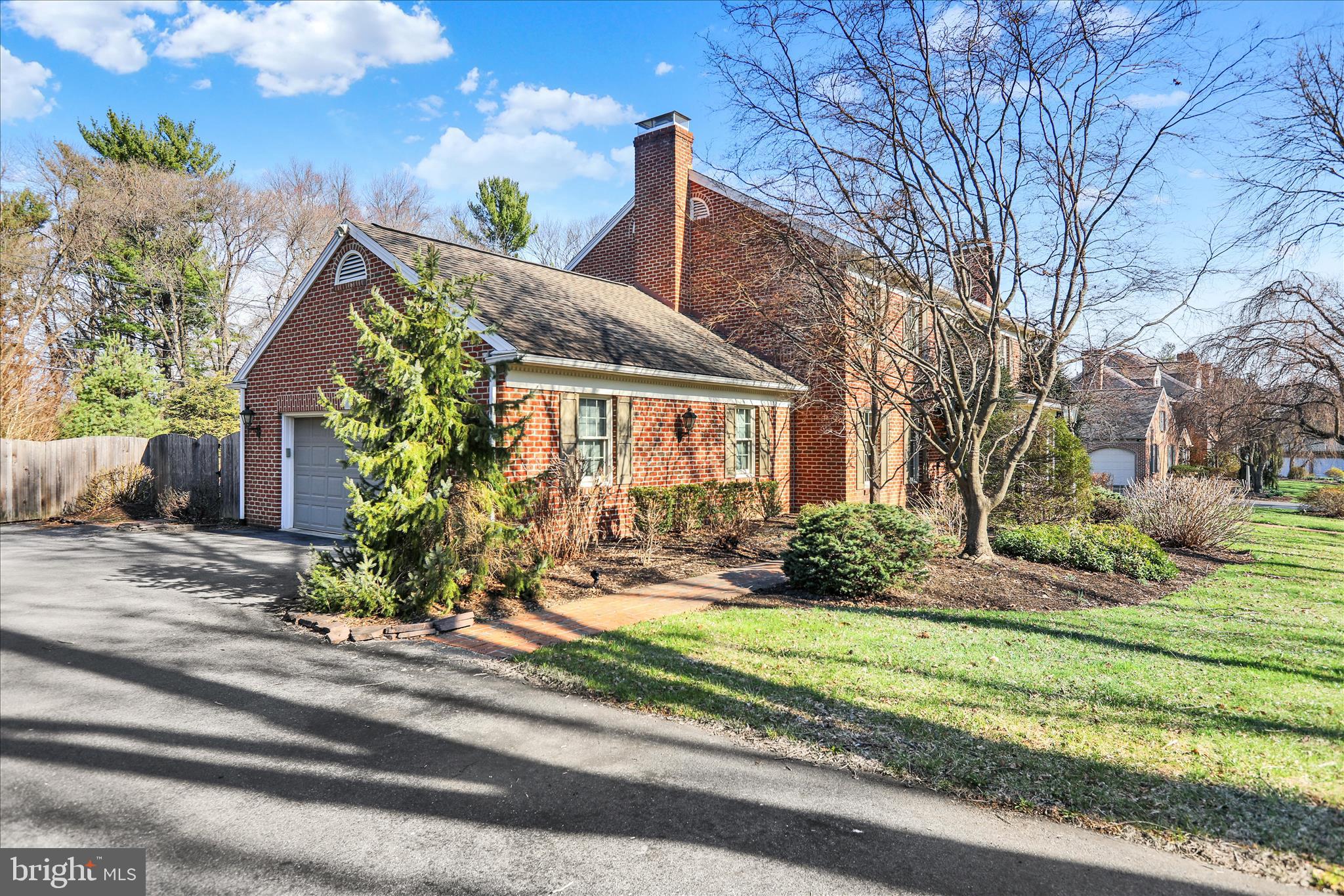 1635 Meadowlark Road Reading, PA 19610 - Photo 3 of 59 Garage & Driveway