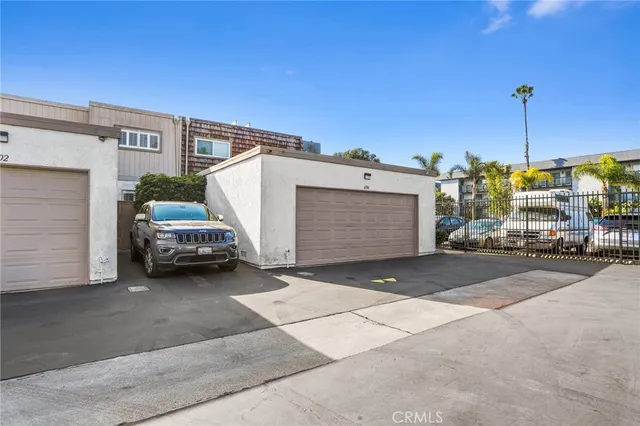 $4,000 | 4396 Sea Harbour Drive, Huntington Beach, CA 92649