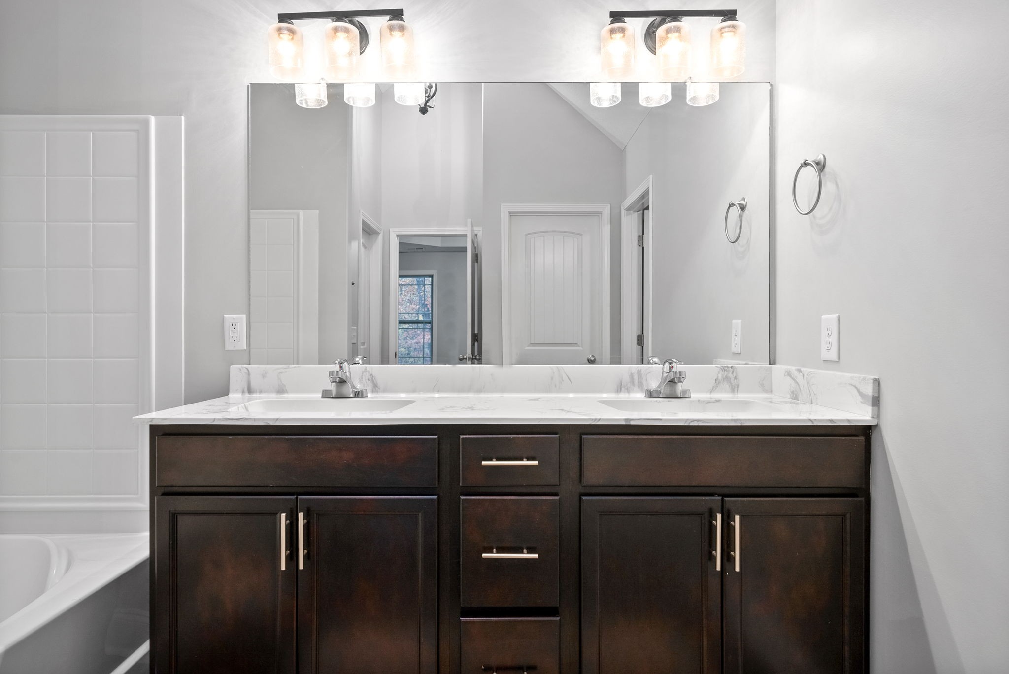 1796 Rains Road Clarksville, TN 37042 - Photo 19 of 29 Gallery Image 19
