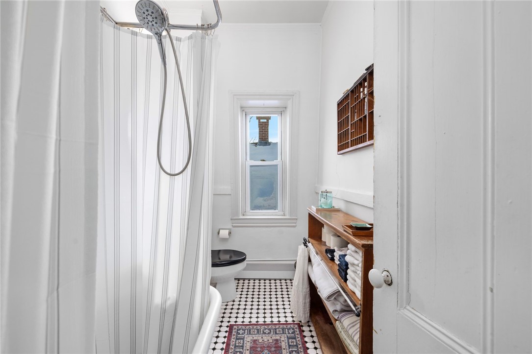 56 Ivy Street Providence, RI 02906 - Photo 31 of 41 Unit 3 full bath w claw foot tub