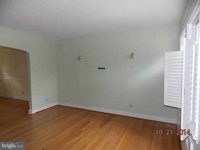 56 Burkleigh Road Baltimore, MD 21286 - Photo 4 of 18 Living Room