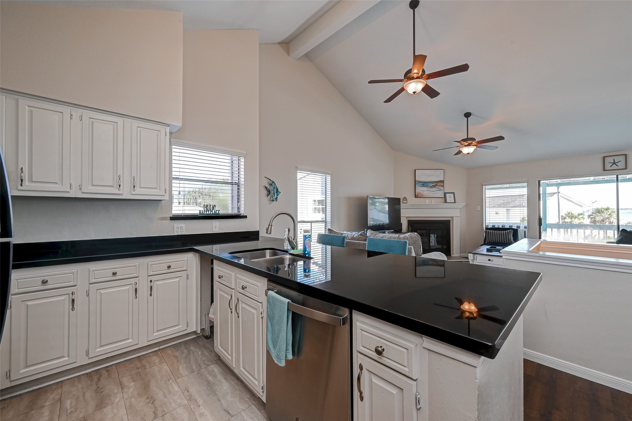 88 Lakeview Village Conroe, TX 77356 - Photo 14 of 32