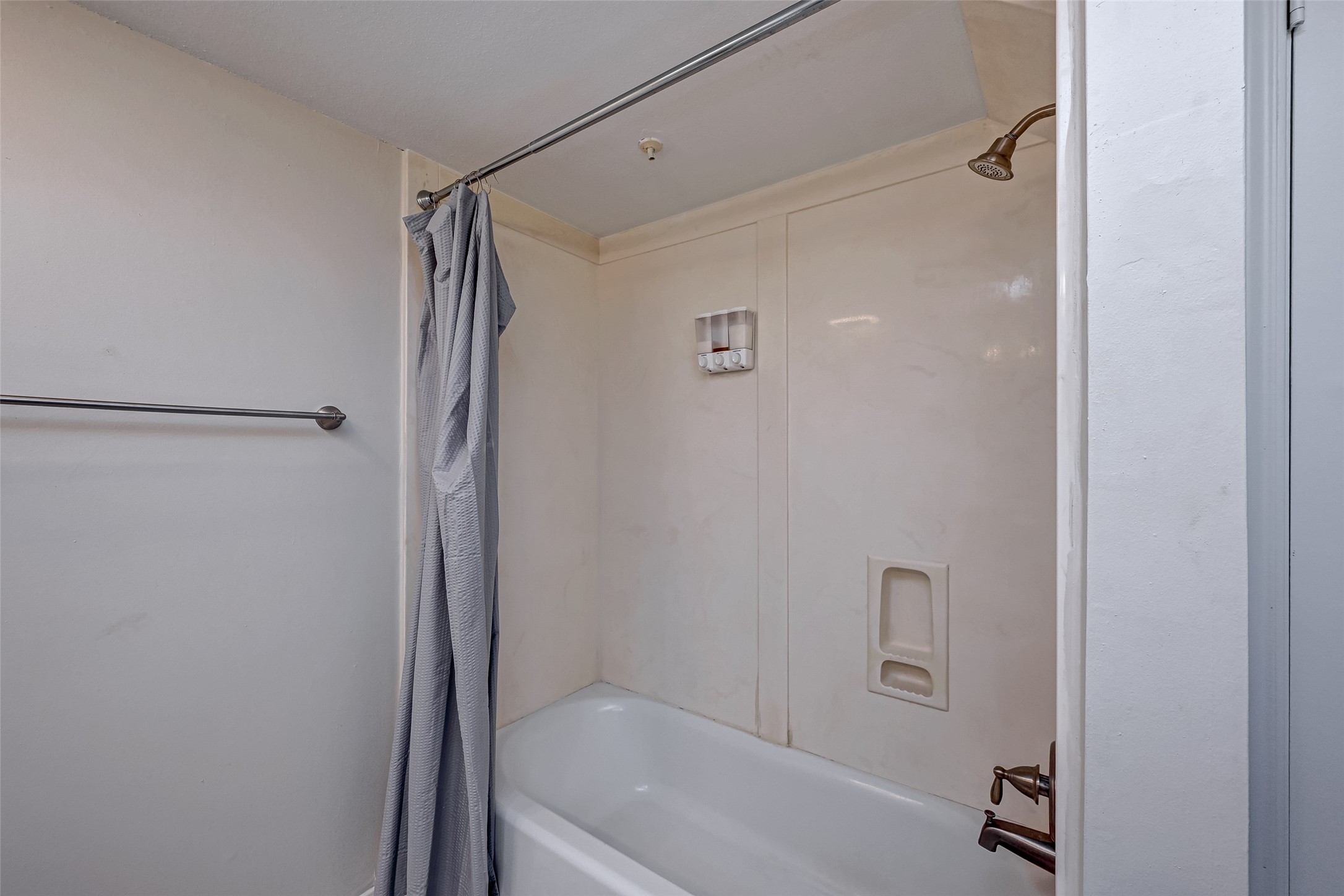 88 Lakeview Village Conroe, TX 77356 - Photo 23 of 32