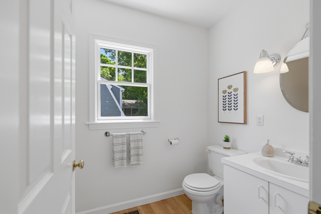 81 Parish Road Needham, MA 02494 - Photo 15 of 34