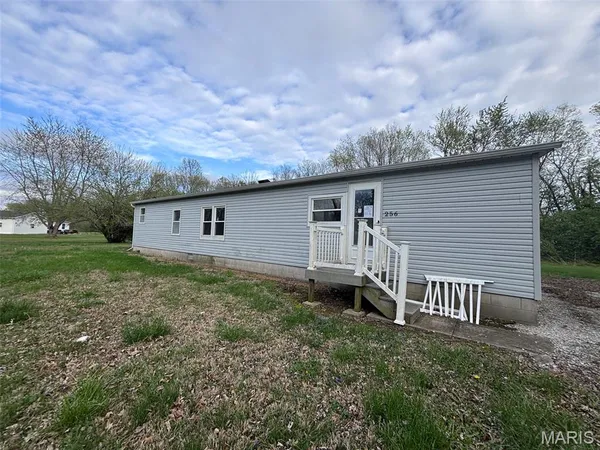 $75,000 | 256 North 2nd Street, Livingston, IL 62058