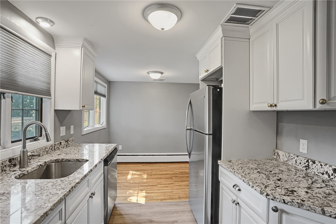 74 Ticonderoga Drive Warwick, RI 02889 - Photo 4 of 35 Gallery Image 4